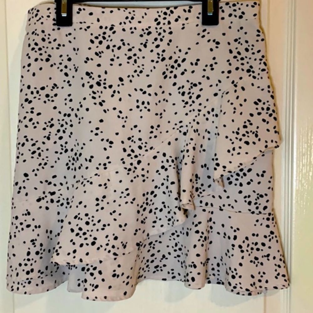 Originality Cream Black Spotted Ruffle Skirt
Size L